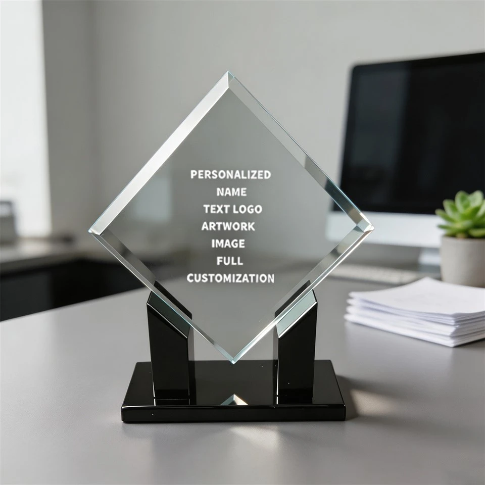 Premiul de cristal de birou gravat cu romb